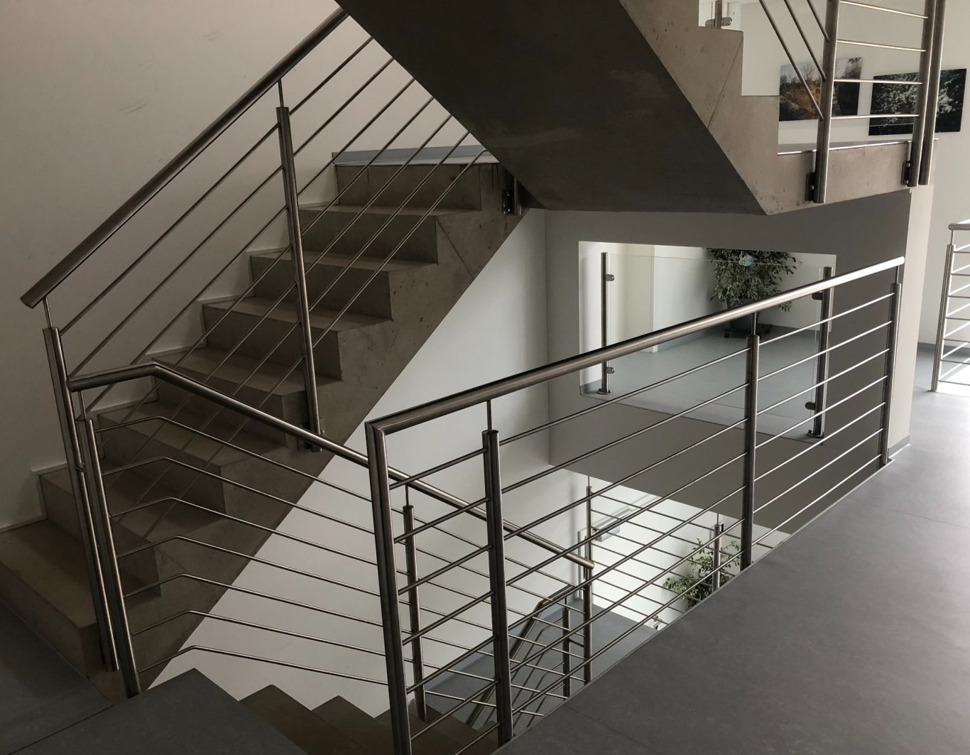 Treppenhausgeländer Edelstahl